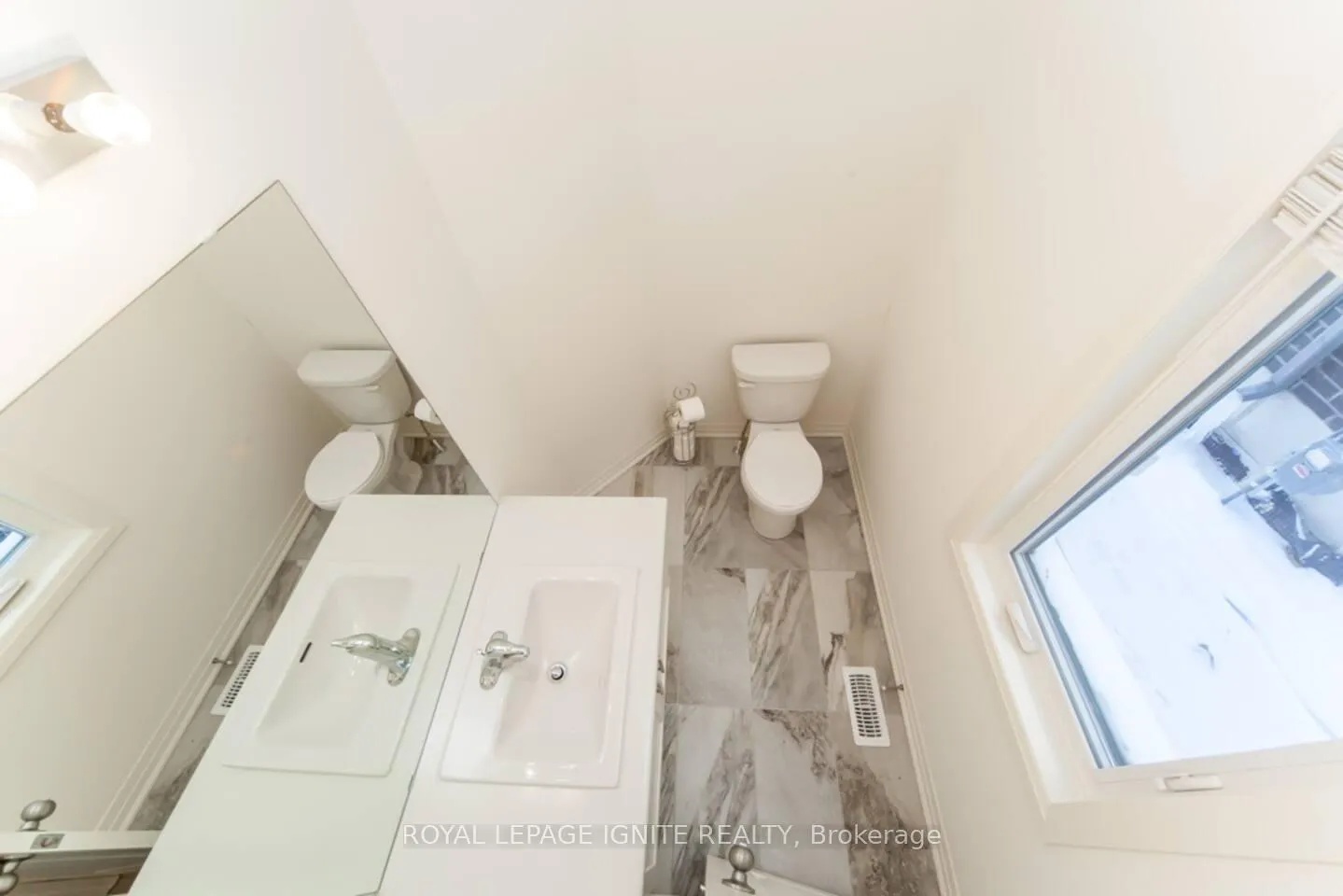 Photo 15 of 35 Cryderman Lane, Clarington, Bowmanville — HOMEH