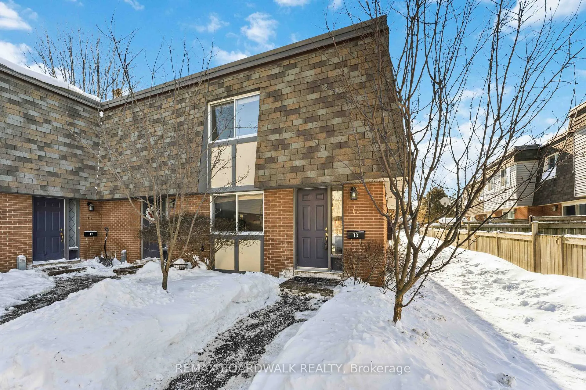 Photo 1 of 13 Corley Private, Ottawa, Heron Gate/Industrial Park — HOMEH