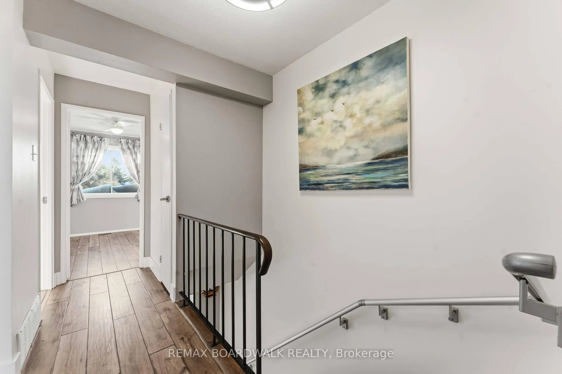 Photo 12 of 13 Corley Private, Ottawa, Heron Gate/Industrial Park — HOMEH