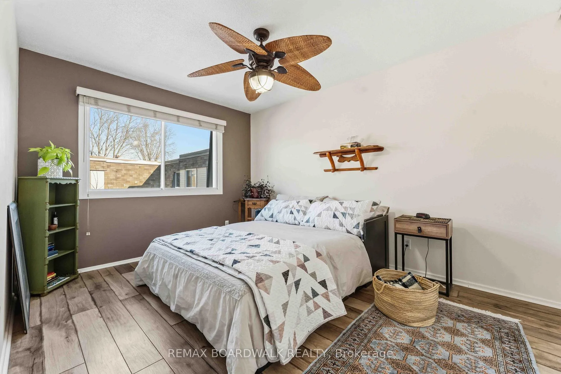 Photo 13 of 13 Corley Private, Ottawa, Heron Gate/Industrial Park — HOMEH
