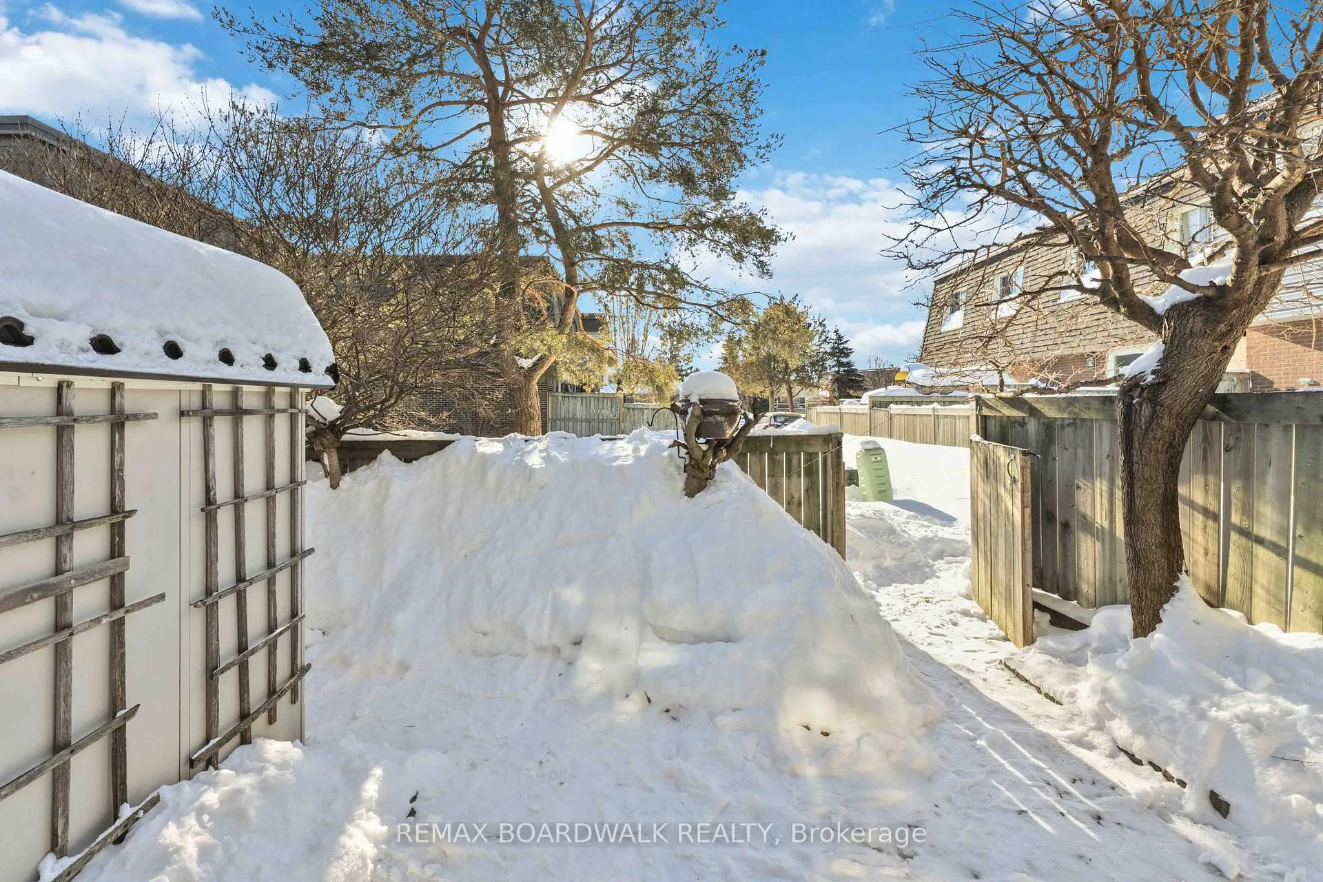 Photo 27 of 13 Corley Private, Ottawa, Heron Gate/Industrial Park — HOMEH