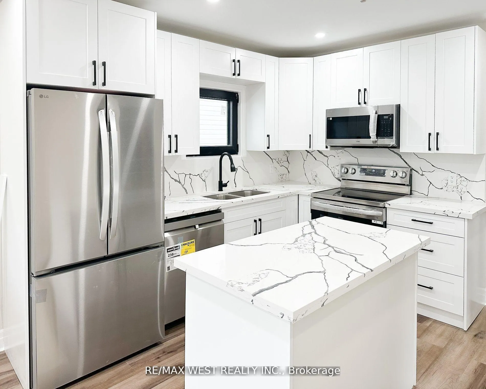 Photo 9 of 28 Concord Avenue, St. Catharines, Fairview — HOMEH