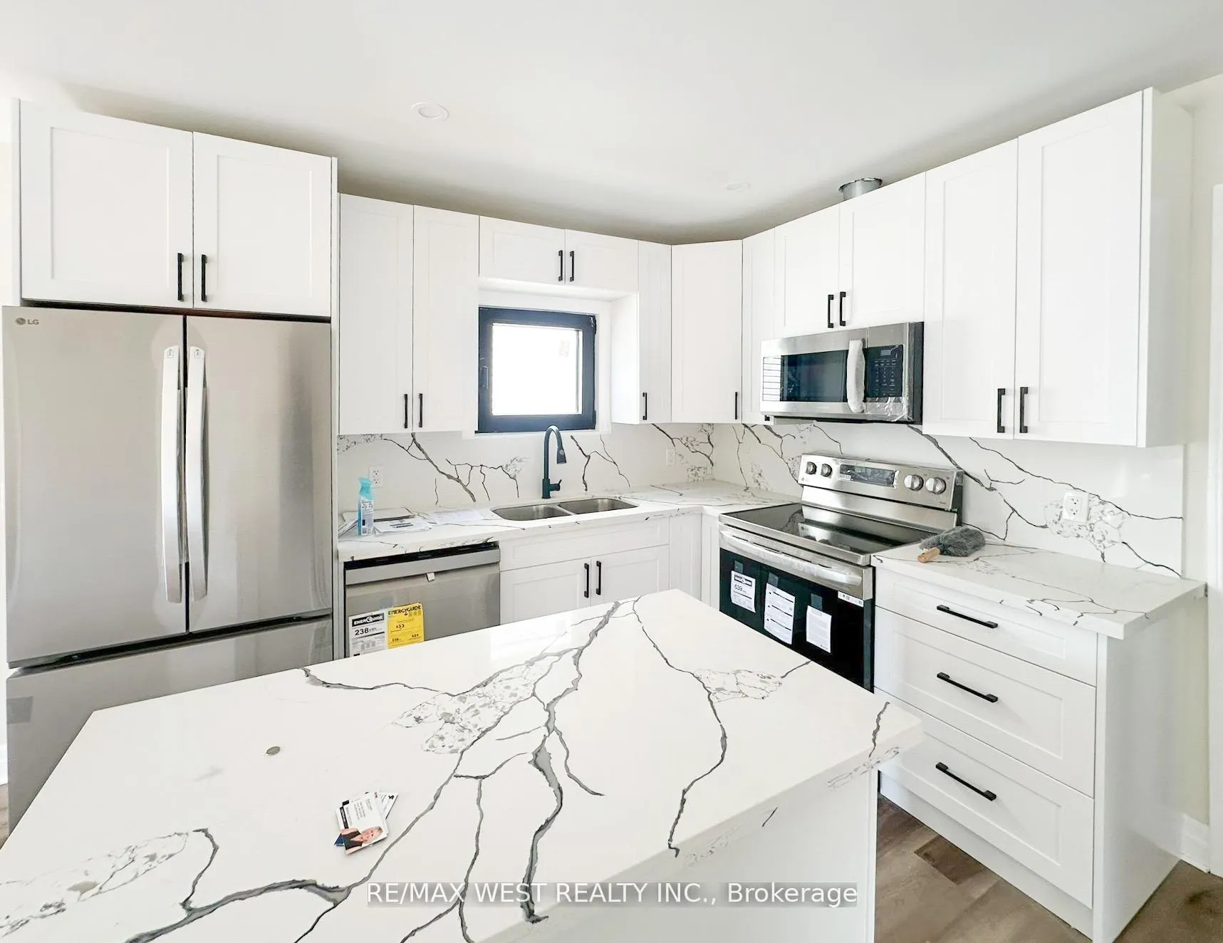 Photo 10 of 28 Concord Avenue, St. Catharines, Fairview — HOMEH