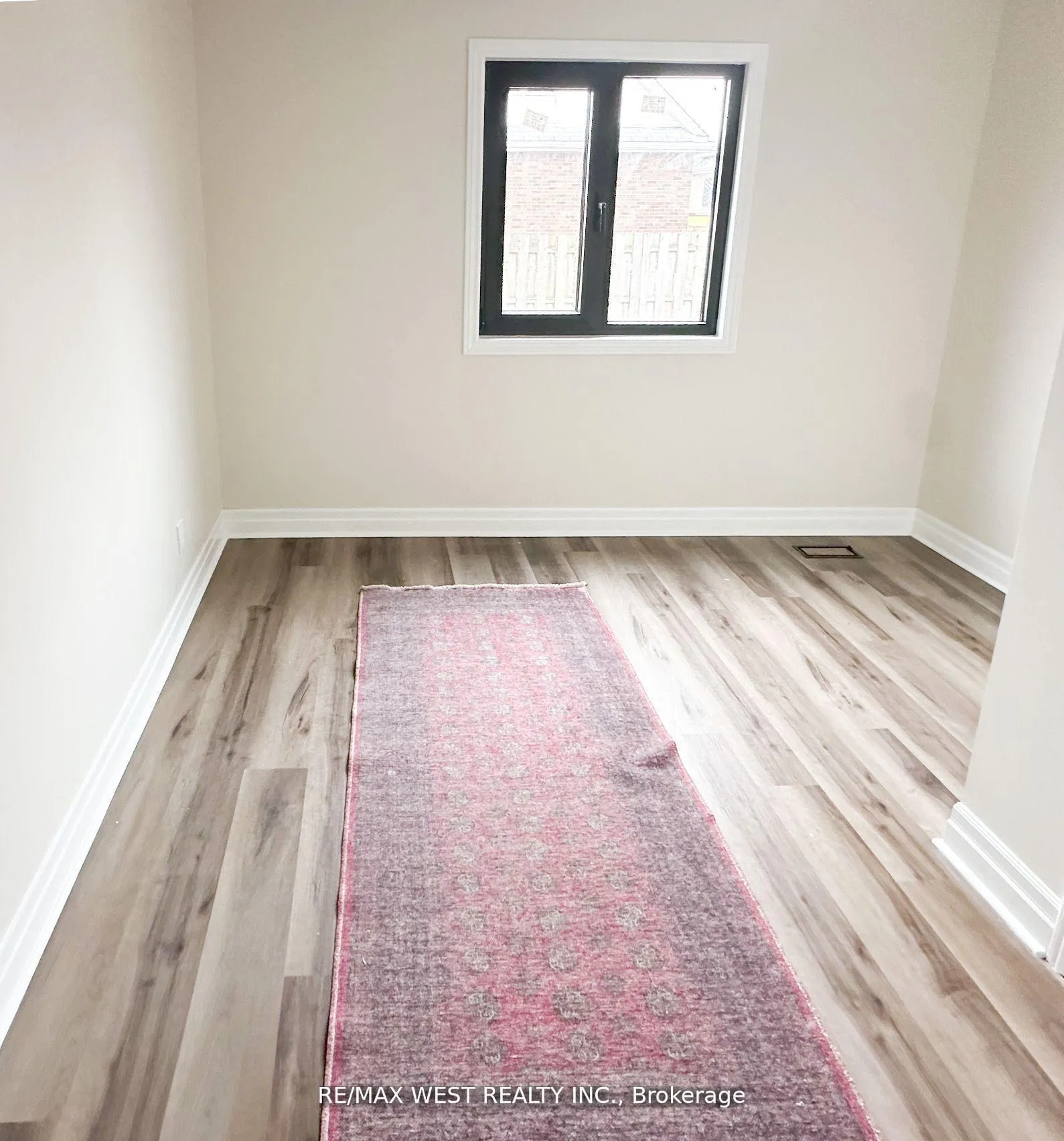 Photo 13 of 28 Concord Avenue, St. Catharines, Fairview — HOMEH