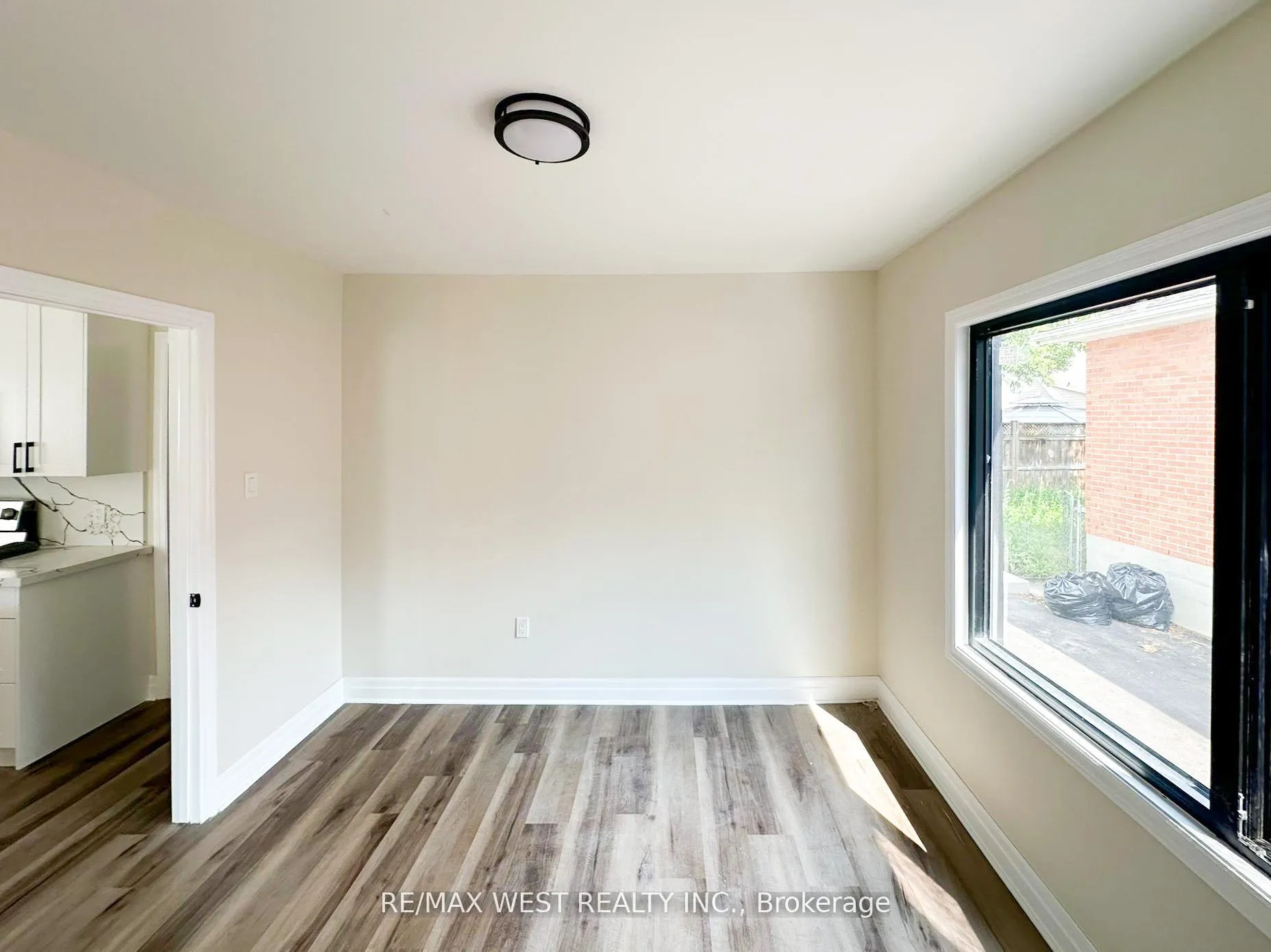 Photo 15 of 28 Concord Avenue, St. Catharines, Fairview — HOMEH