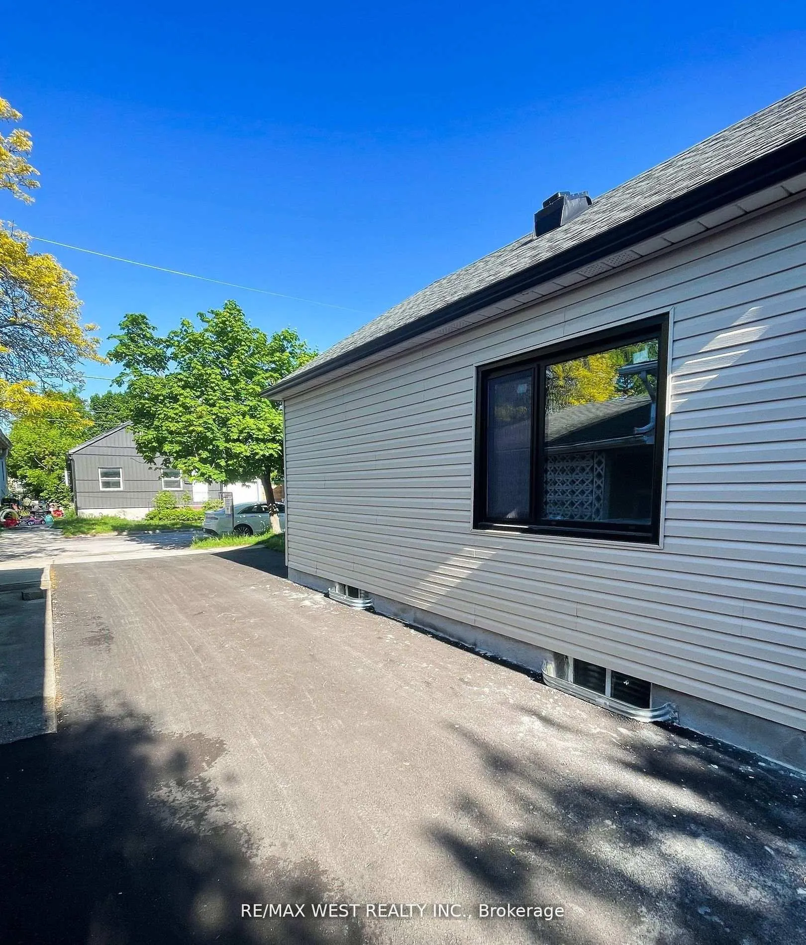 Photo 25 of 28 Concord Avenue, St. Catharines, Fairview — HOMEH