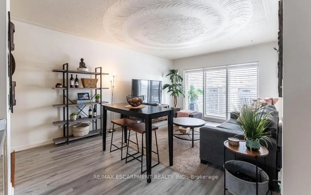 Photo 4 of Unit 508, 8 Woodman Drive S, Hamilton, Corman — HOMEH