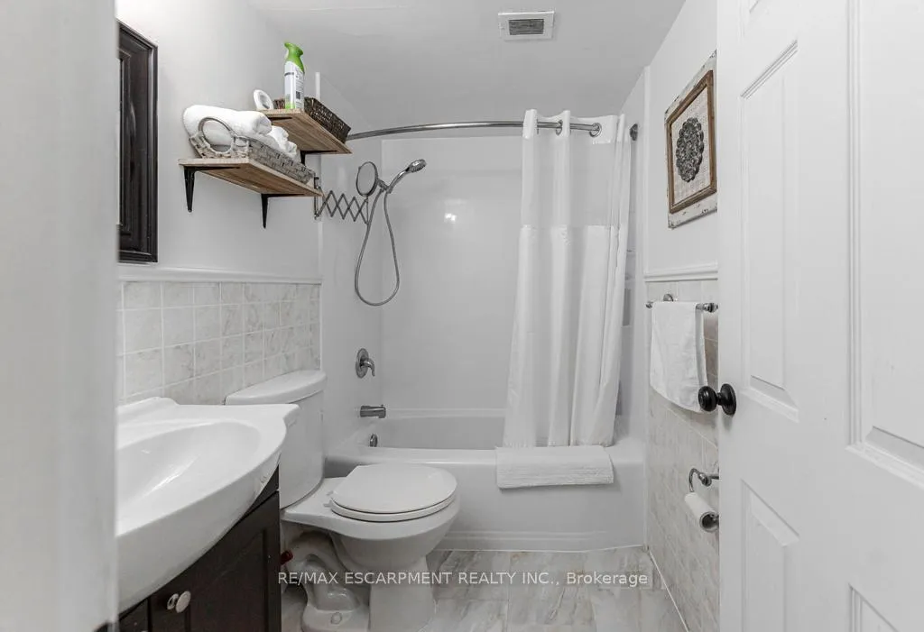 Photo 8 of Unit 508, 8 Woodman Drive S, Hamilton, Corman — HOMEH