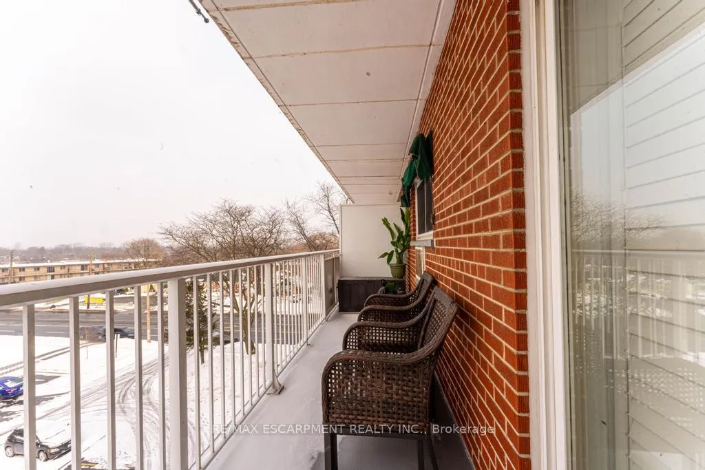 Photo 9 of Unit 508, 8 Woodman Drive S, Hamilton, Corman — HOMEH