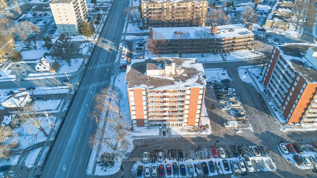 Photo 10 of Unit 508, 8 Woodman Drive S, Hamilton, Corman — HOMEH