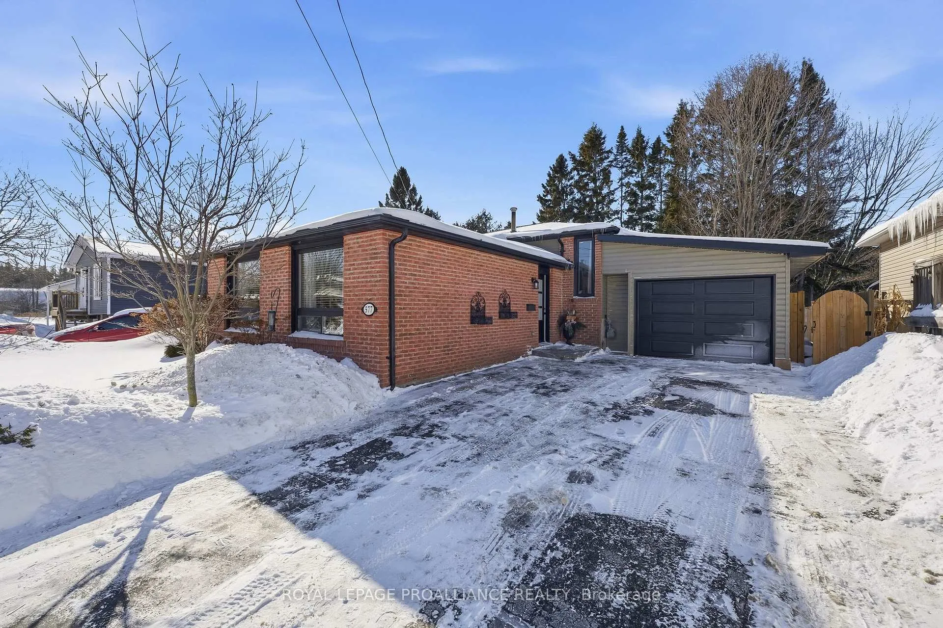 Photo 4 of 577 Daintry Crescent, Cobourg — HOMEH