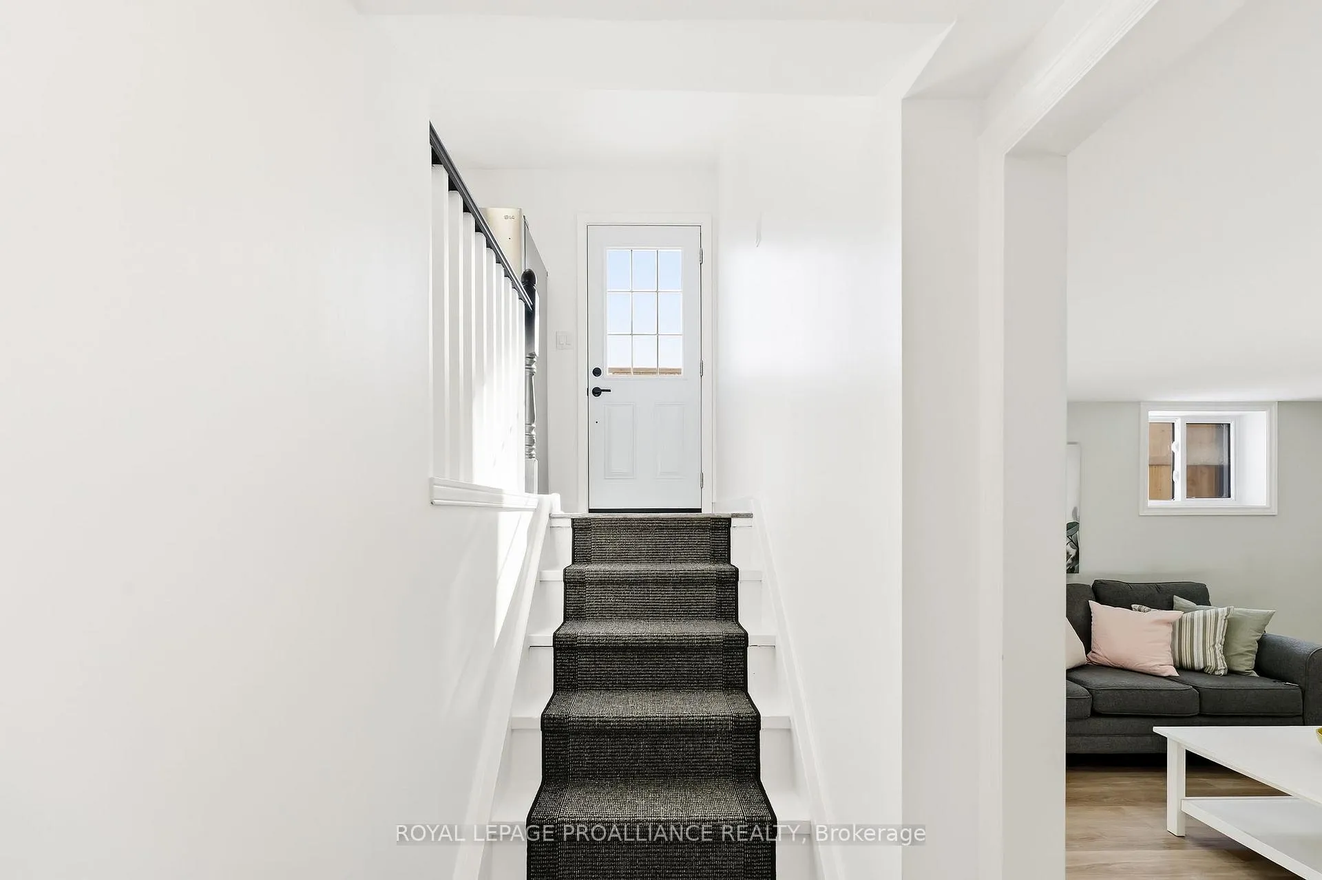 Photo 33 of 577 Daintry Crescent, Cobourg — HOMEH