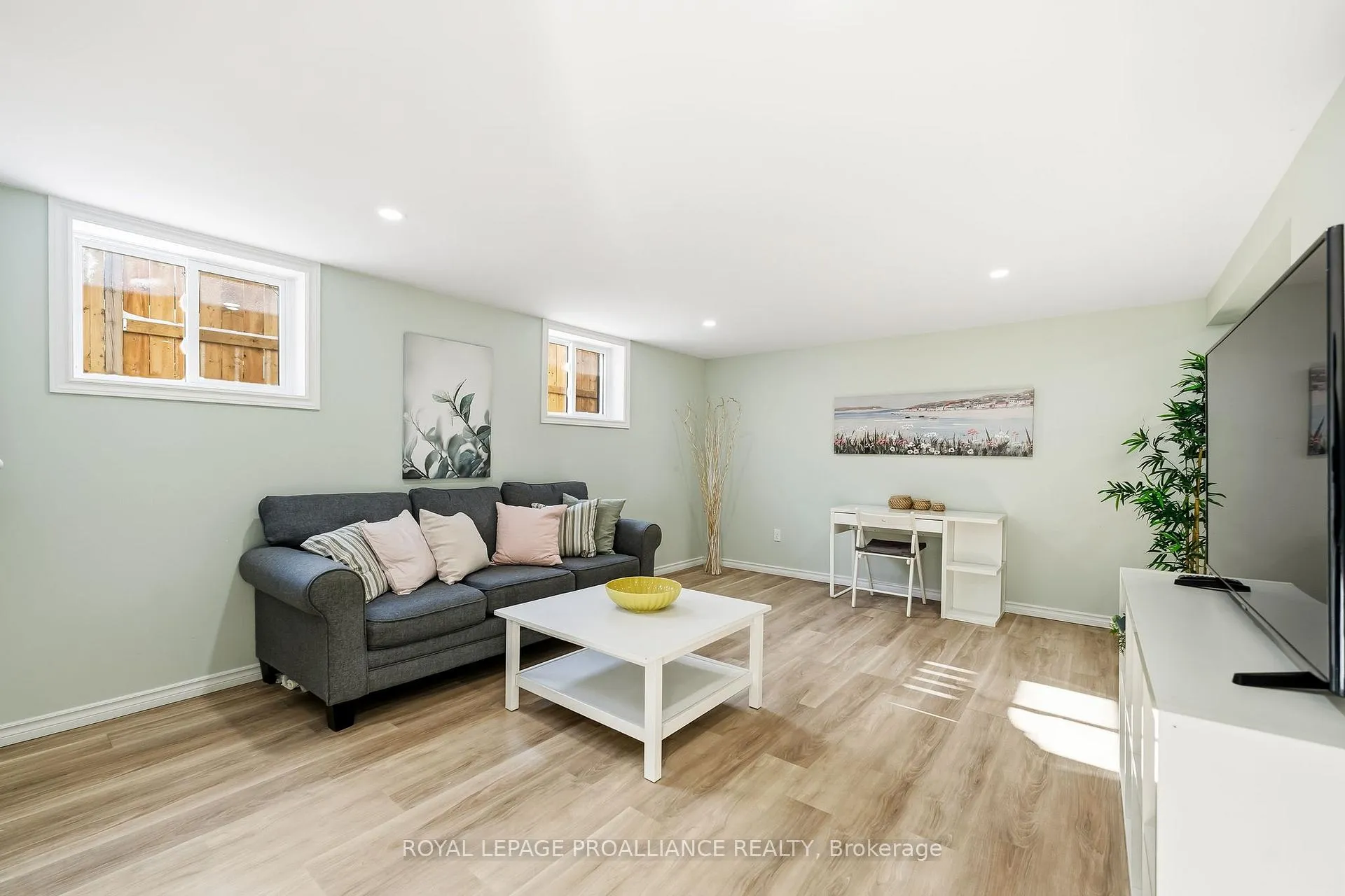 Photo 34 of 577 Daintry Crescent, Cobourg — HOMEH