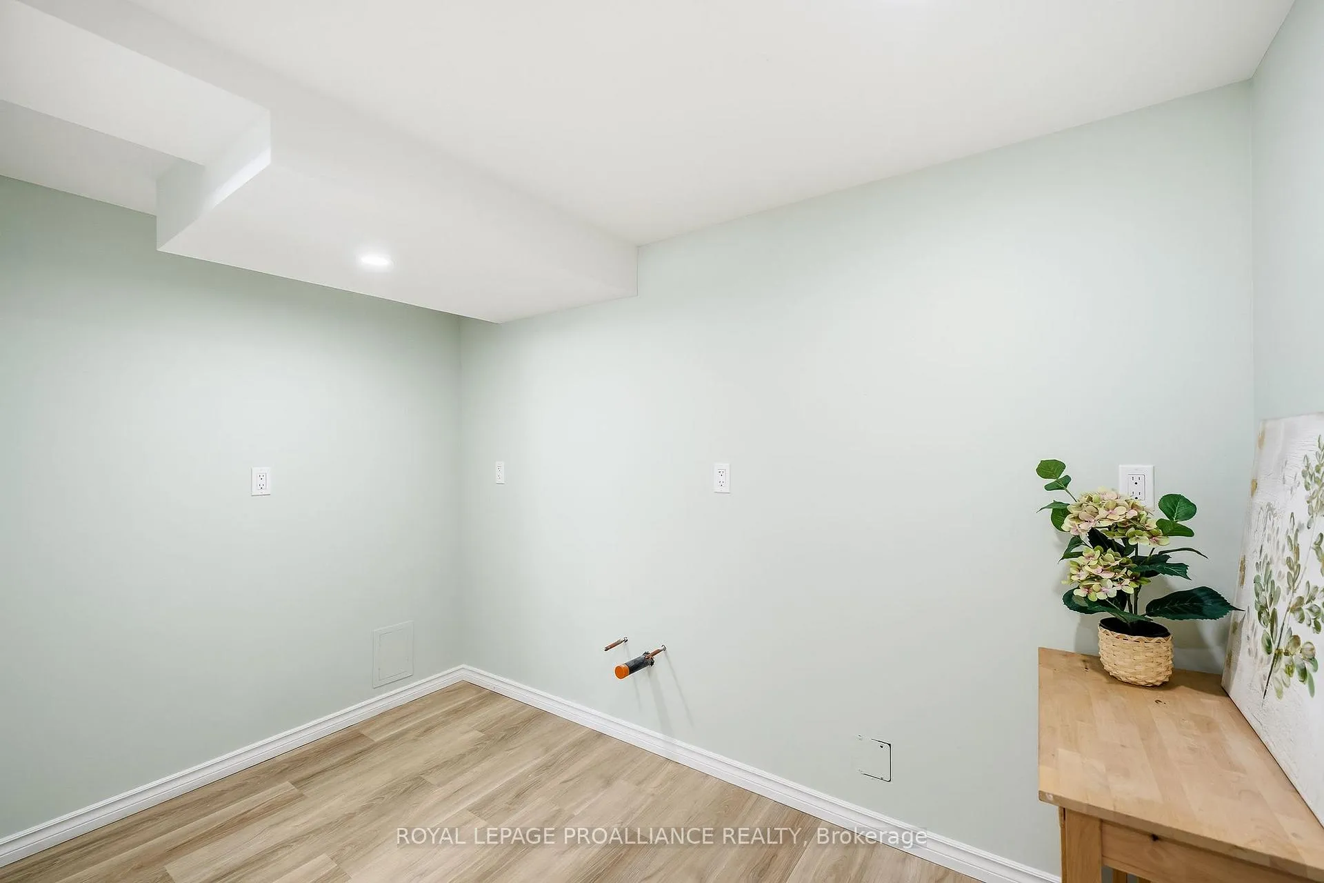 Photo 38 of 577 Daintry Crescent, Cobourg — HOMEH