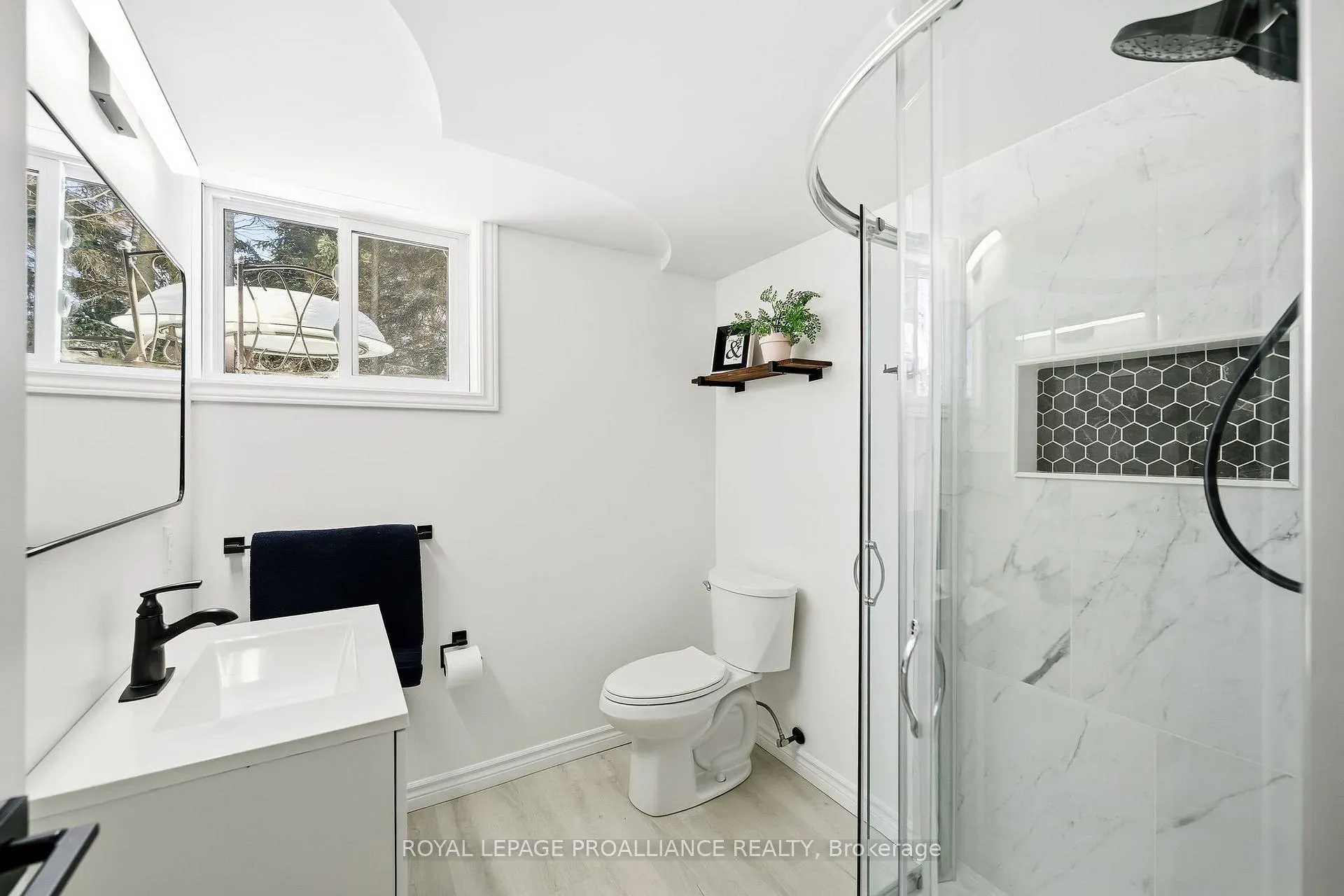Photo 40 of 577 Daintry Crescent, Cobourg — HOMEH