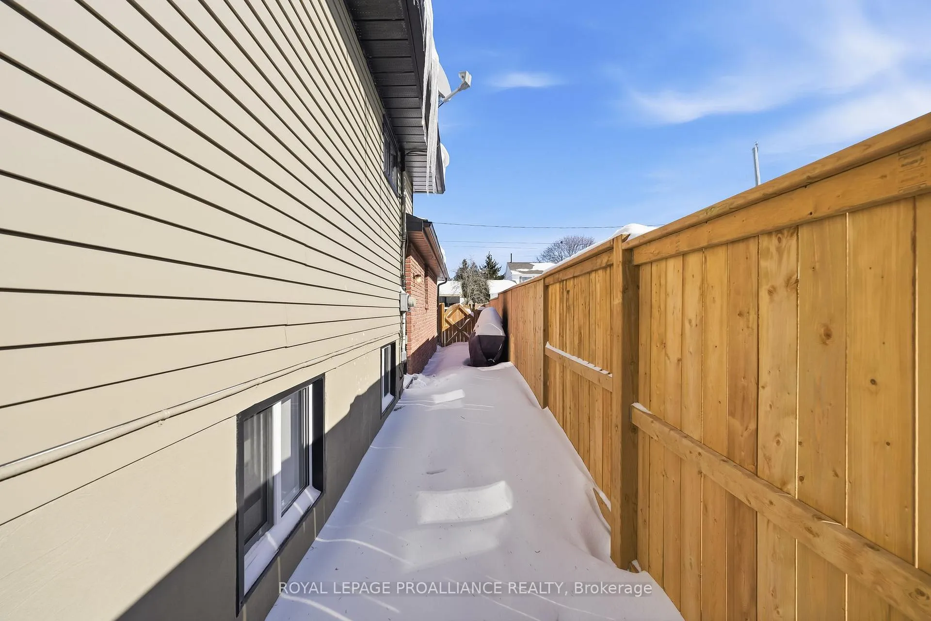 Photo 41 of 577 Daintry Crescent, Cobourg — HOMEH