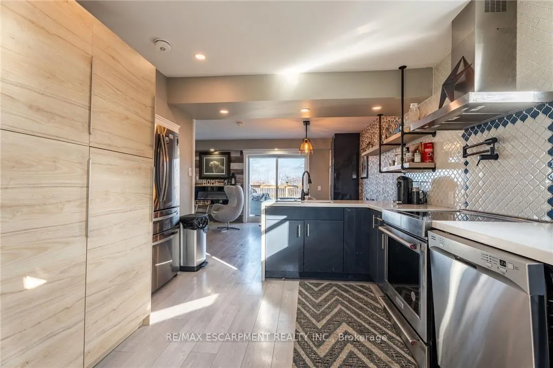 Photo 6 of 735 Beach Boulevard, Hamilton, Hamilton Beach — HOMEH
