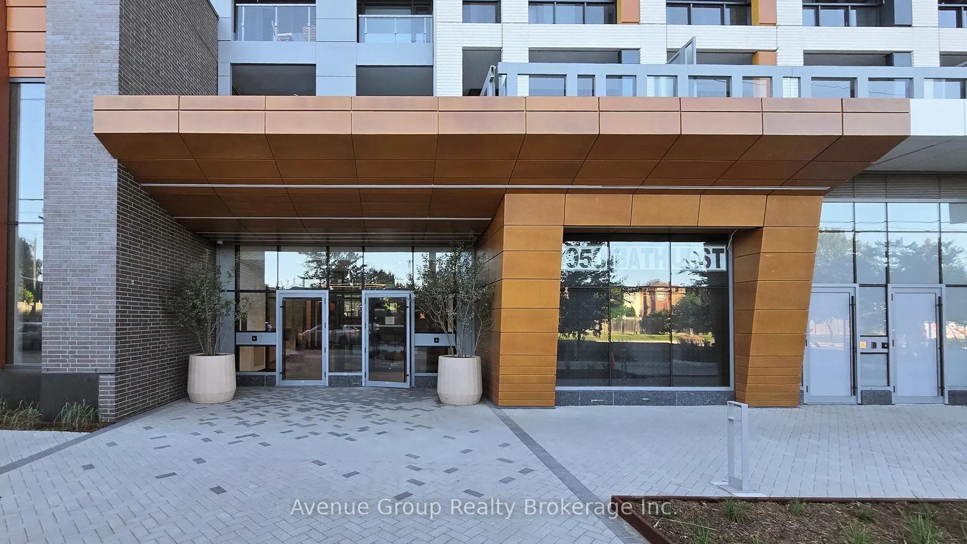 Photo 3 of Unit B-1803, 7950 Bathurst Street, Vaughan, Beverley Glen — HOMEH