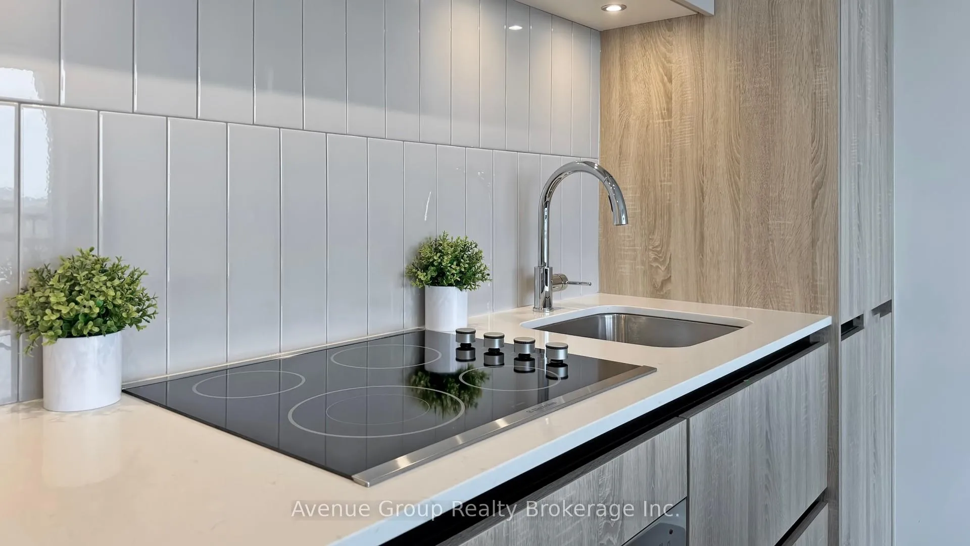 Photo 11 of Unit B-1803, 7950 Bathurst Street, Vaughan, Beverley Glen — HOMEH