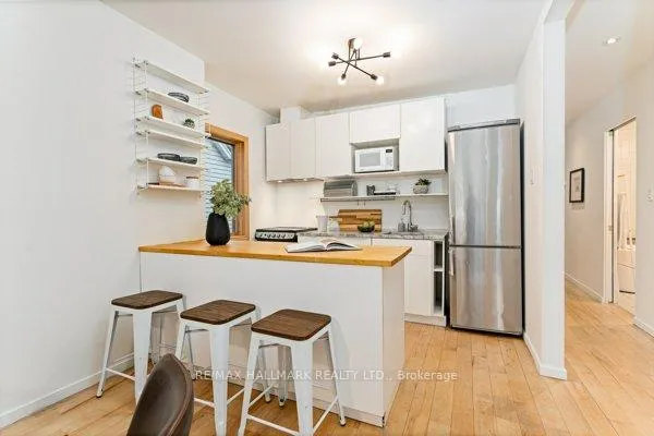 Photo 6 of Unit Upper, 736 Woodbine Avenue, Toronto, Woodbine Corridor — HOMEH