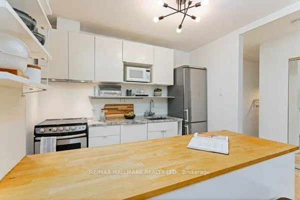 Photo 7 of Unit Upper, 736 Woodbine Avenue, Toronto, Woodbine Corridor — HOMEH