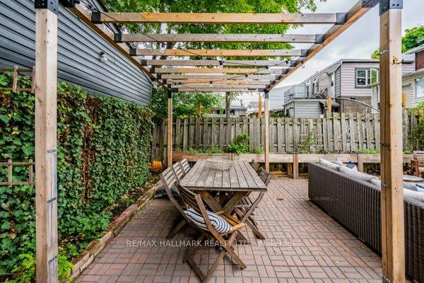 Photo 18 of Unit Upper, 736 Woodbine Avenue, Toronto, Woodbine Corridor — HOMEH