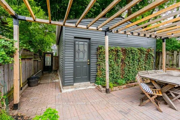 Photo 20 of Unit Upper, 736 Woodbine Avenue, Toronto, Woodbine Corridor — HOMEH