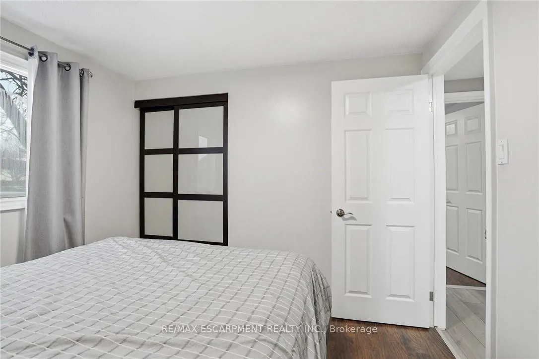 Photo 22 of 5 Twinoaks Crescent, Hamilton, Stoney Creek Mountain — HOMEH