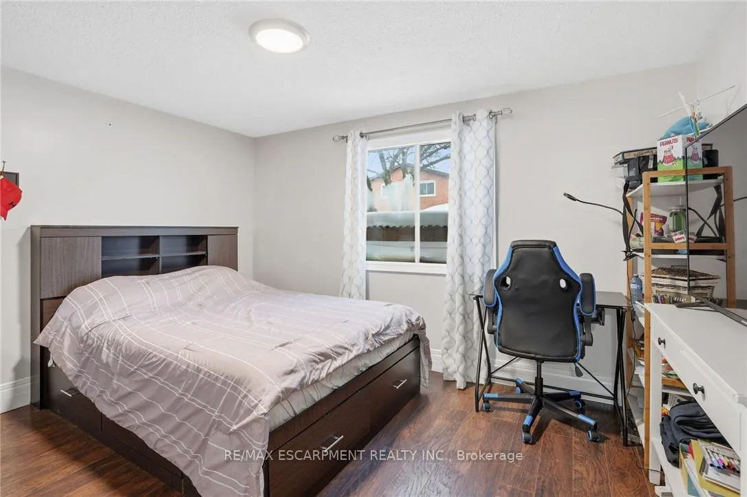 Photo 23 of 5 Twinoaks Crescent, Hamilton, Stoney Creek Mountain — HOMEH