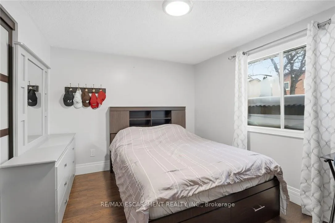 Photo 24 of 5 Twinoaks Crescent, Hamilton, Stoney Creek Mountain — HOMEH