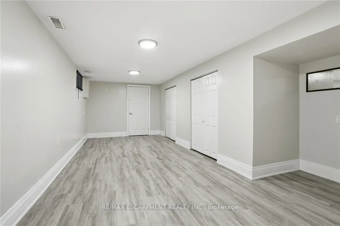 Photo 35 of 5 Twinoaks Crescent, Hamilton, Stoney Creek Mountain — HOMEH