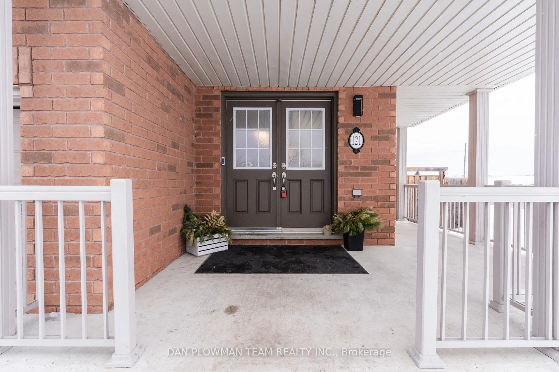 Photo 3 of 121 Bathgate Crescent, Clarington, Courtice — HOMEH