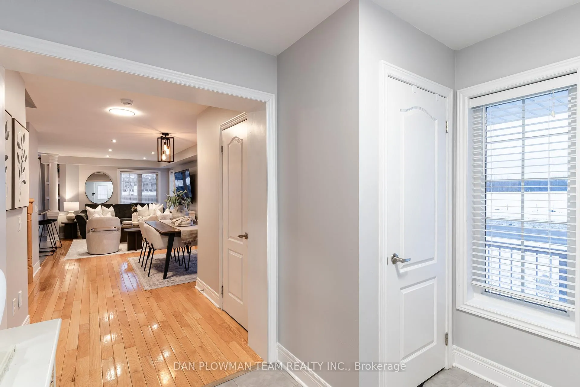 Photo 5 of 121 Bathgate Crescent, Clarington, Courtice — HOMEH