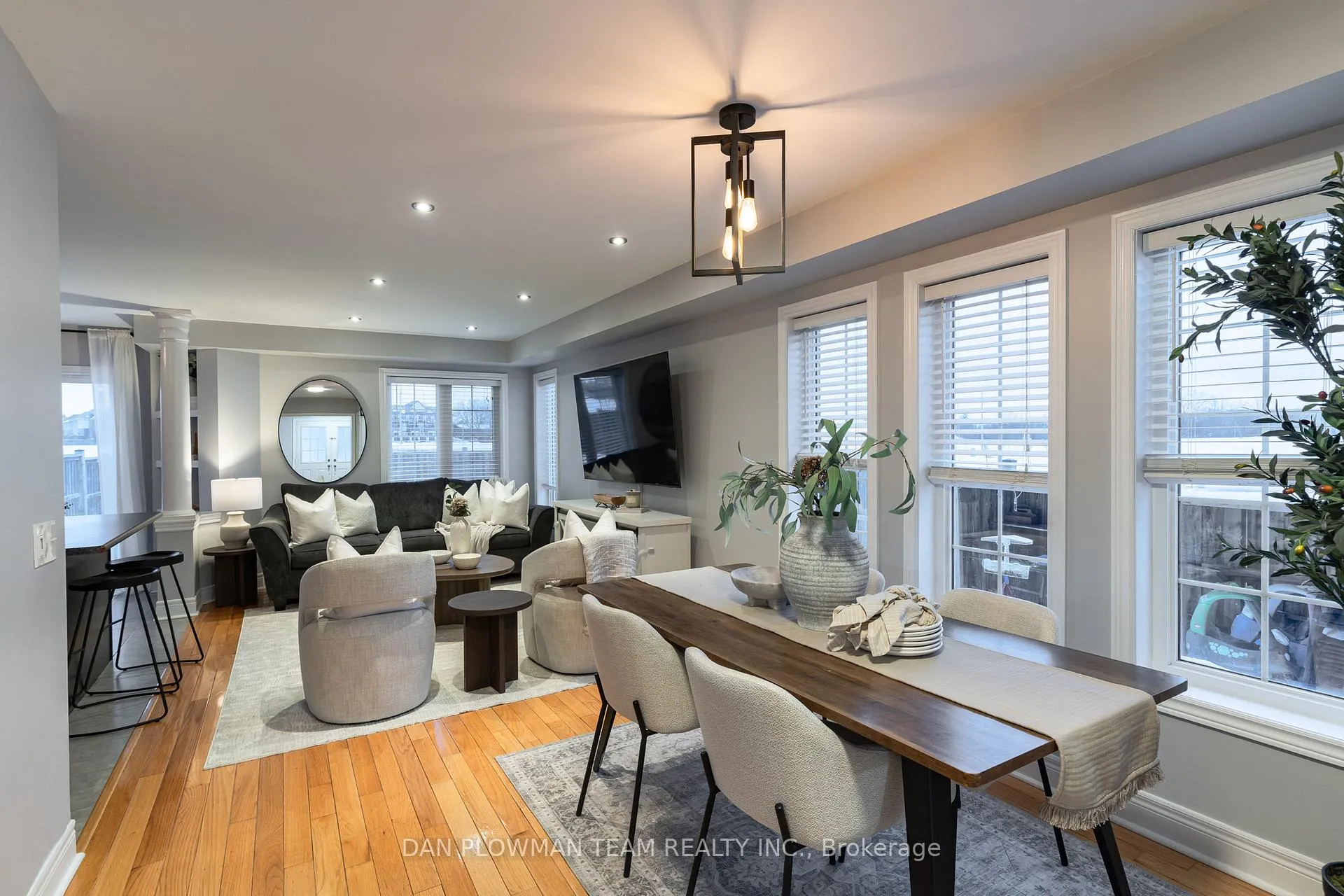 Photo 6 of 121 Bathgate Crescent, Clarington, Courtice — HOMEH