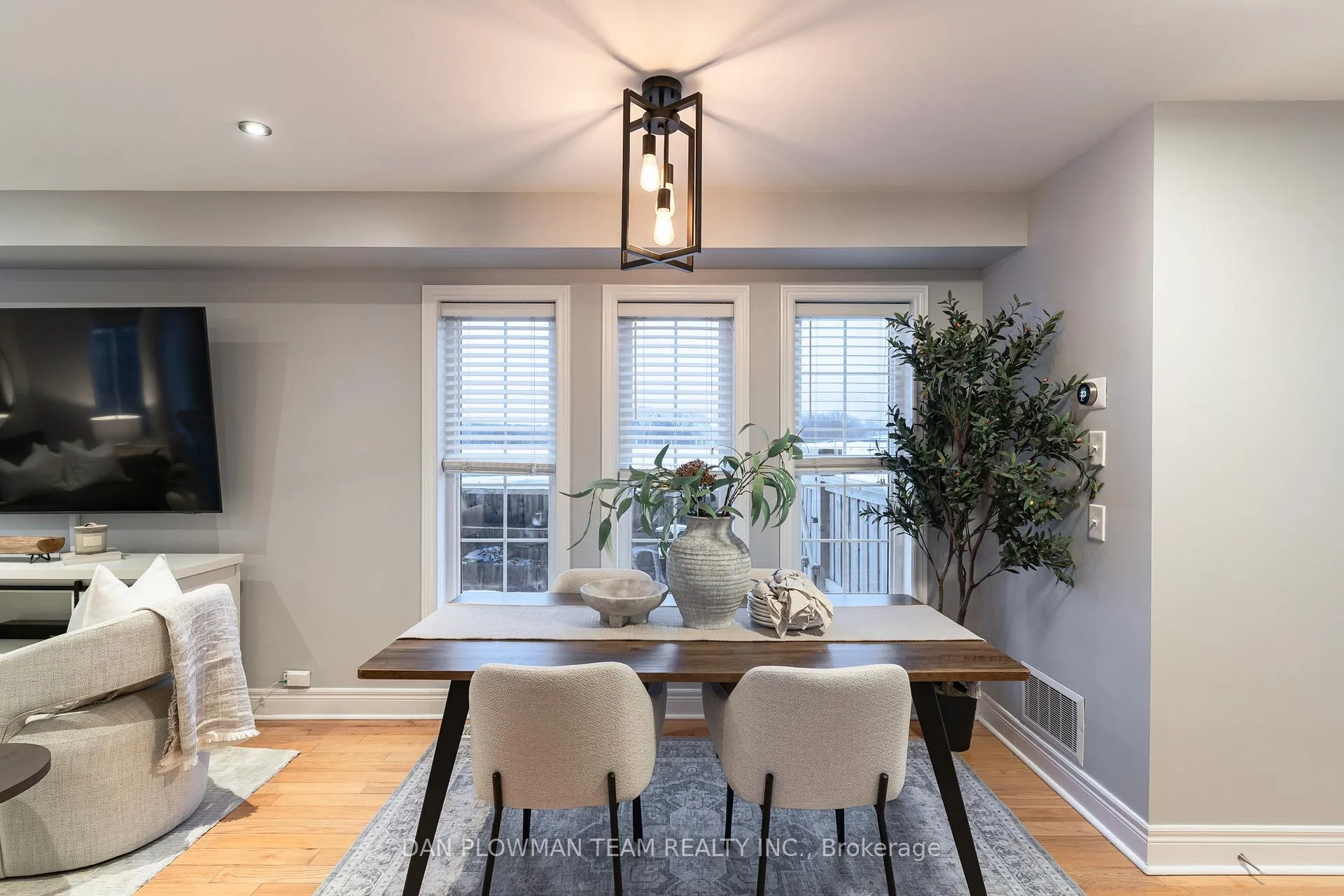 Photo 8 of 121 Bathgate Crescent, Clarington, Courtice — HOMEH