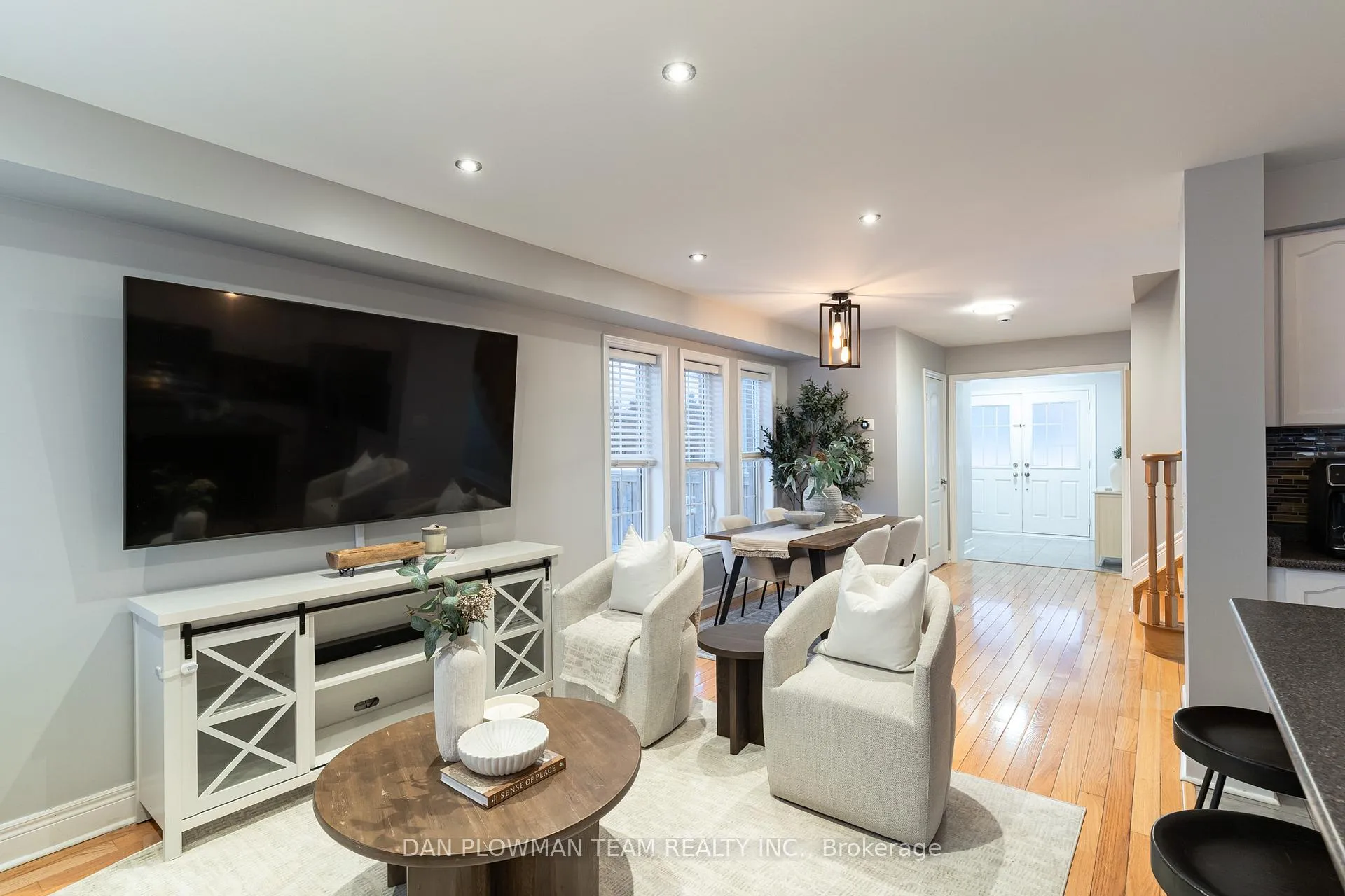 Photo 10 of 121 Bathgate Crescent, Clarington, Courtice — HOMEH