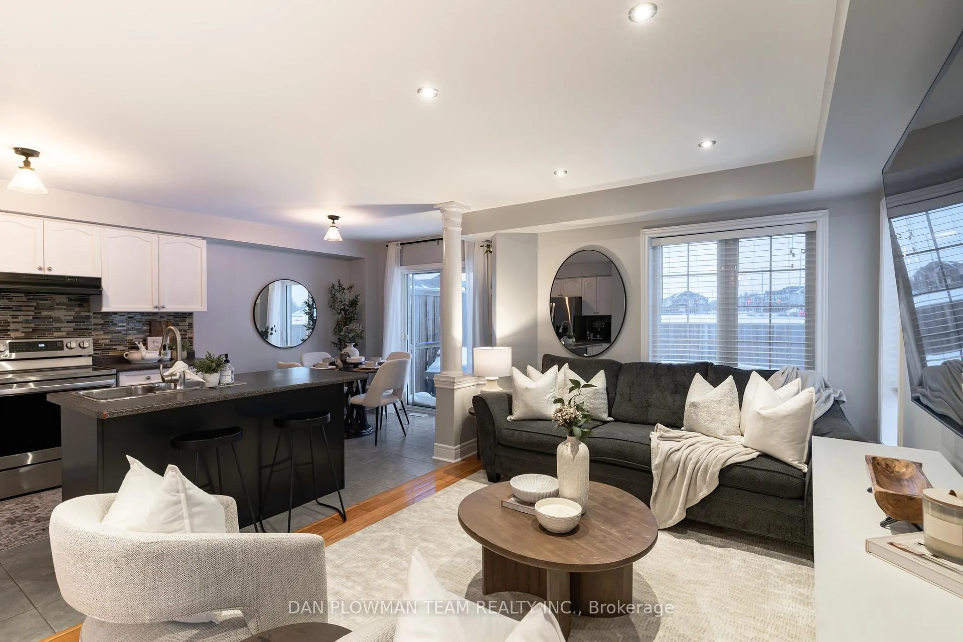 Photo 11 of 121 Bathgate Crescent, Clarington, Courtice — HOMEH