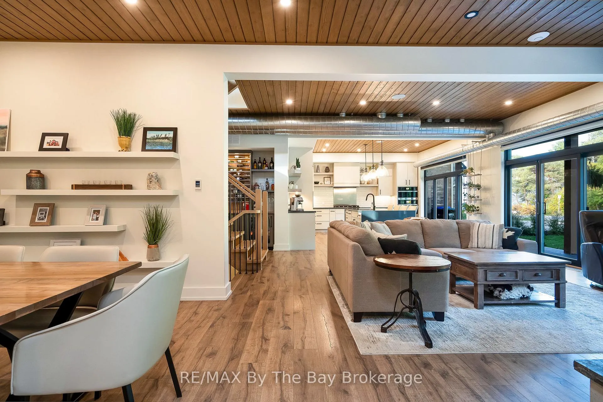 Photo 6 of 809 Eastdale Drive E, Wasaga Beach — HOMEH