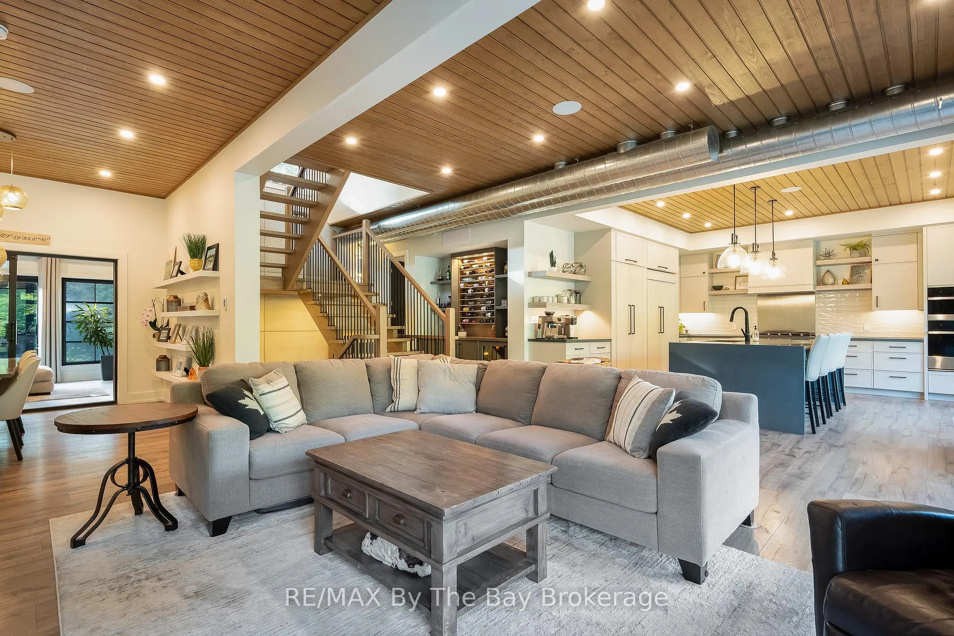 Photo 8 of 809 Eastdale Drive E, Wasaga Beach — HOMEH