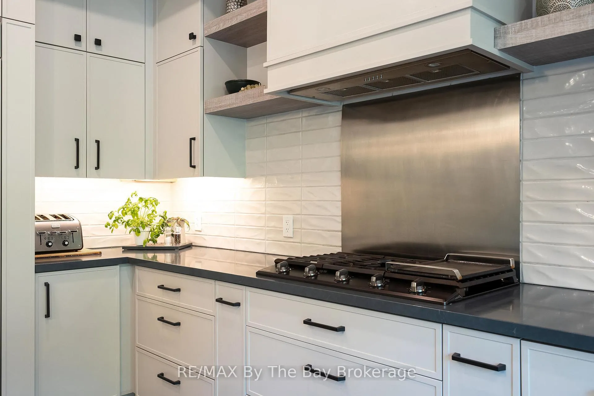 Photo 11 of 809 Eastdale Drive E, Wasaga Beach — HOMEH