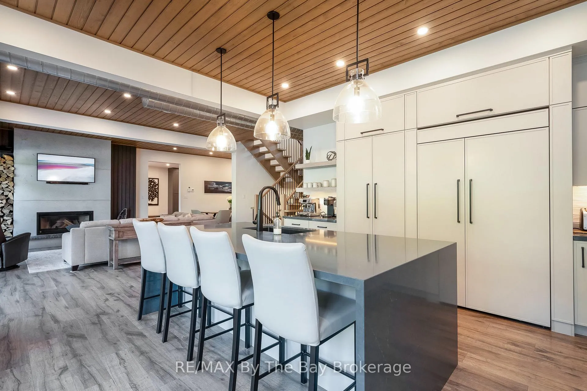 Photo 12 of 809 Eastdale Drive E, Wasaga Beach — HOMEH