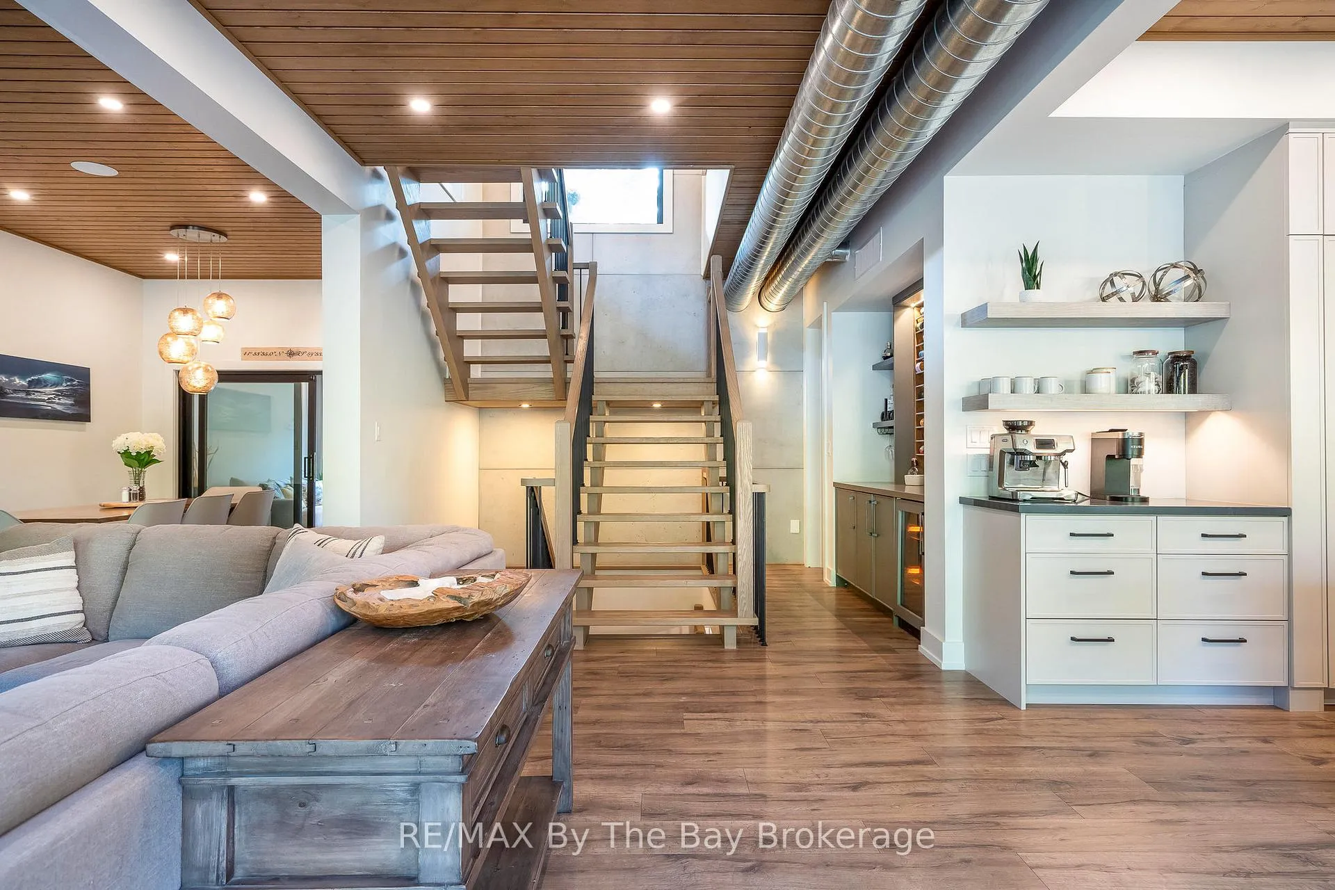 Photo 20 of 809 Eastdale Drive E, Wasaga Beach — HOMEH