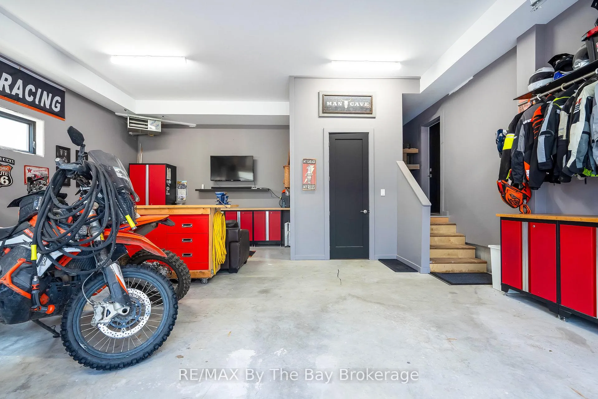 Photo 21 of 809 Eastdale Drive E, Wasaga Beach — HOMEH