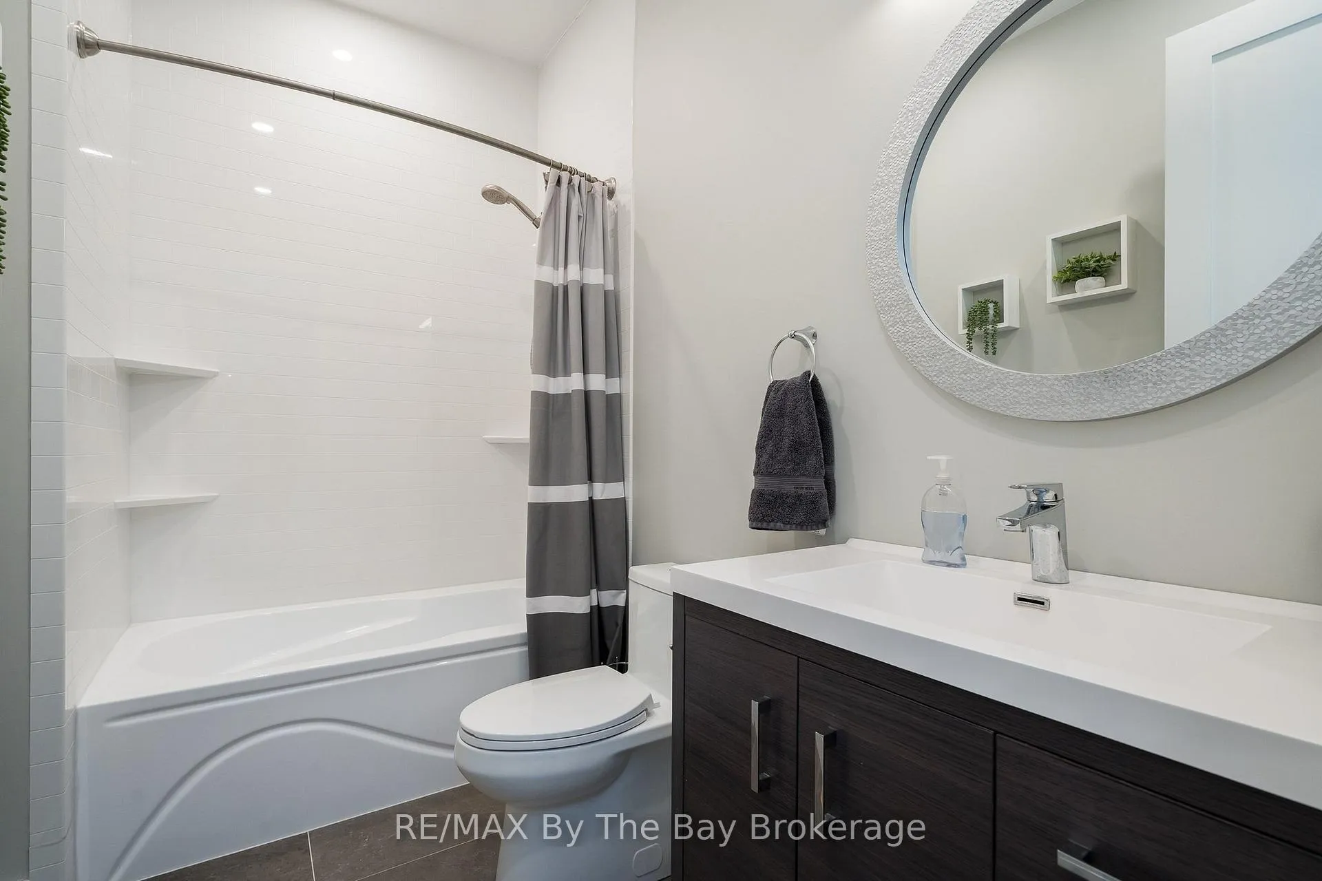 Photo 45 of 809 Eastdale Drive E, Wasaga Beach — HOMEH
