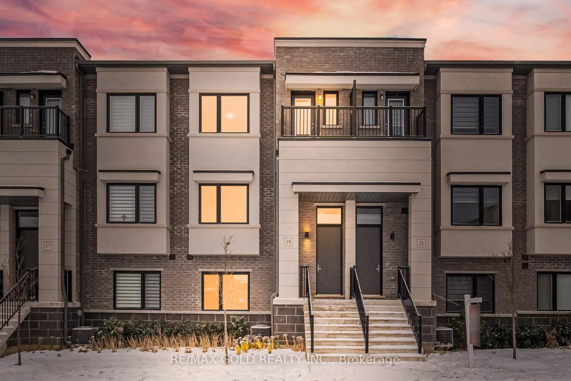 Photo 1 of 19 Lambert Lane, Caledon, Bolton East — HOMEH