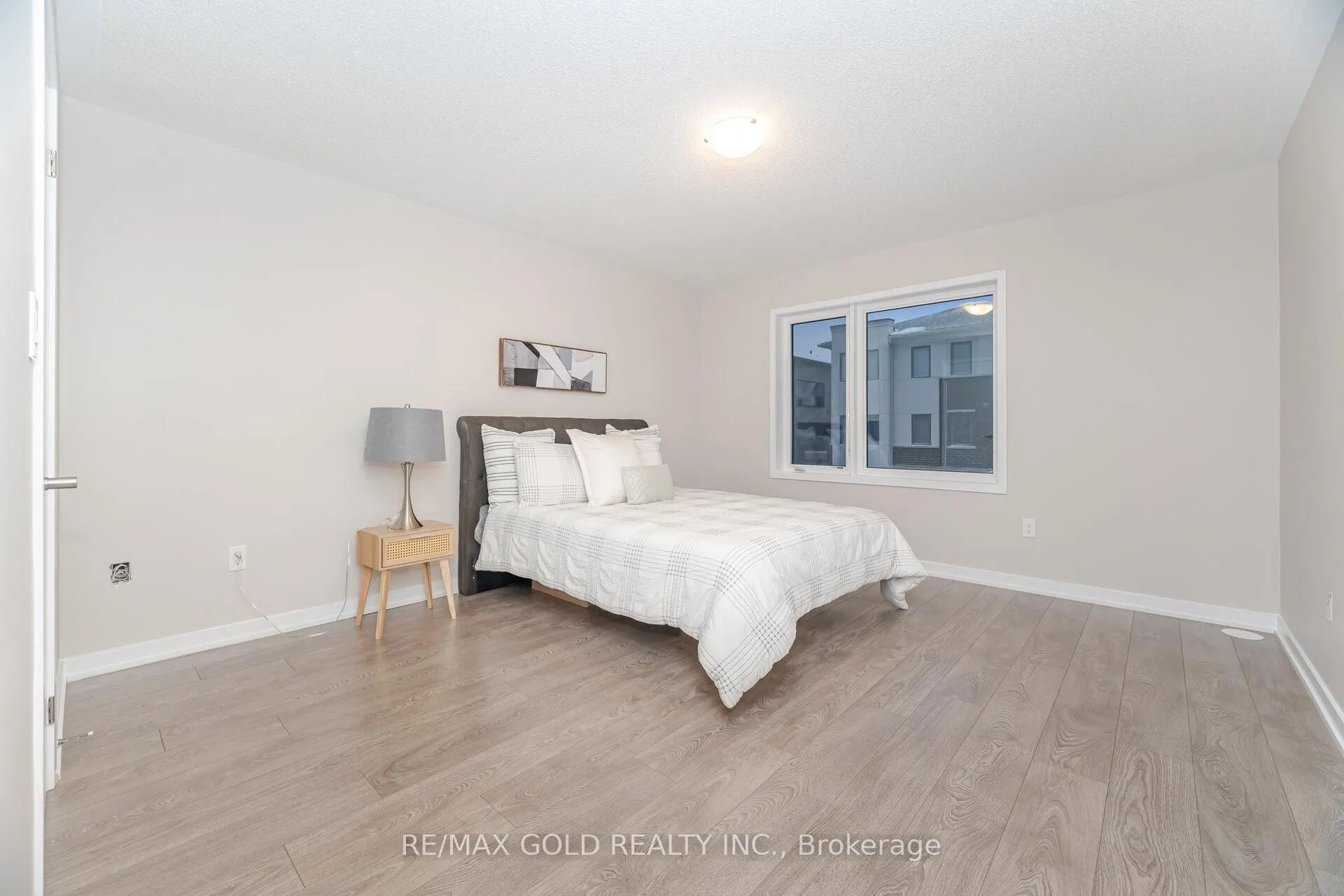 Photo 13 of 19 Lambert Lane, Caledon, Bolton East — HOMEH