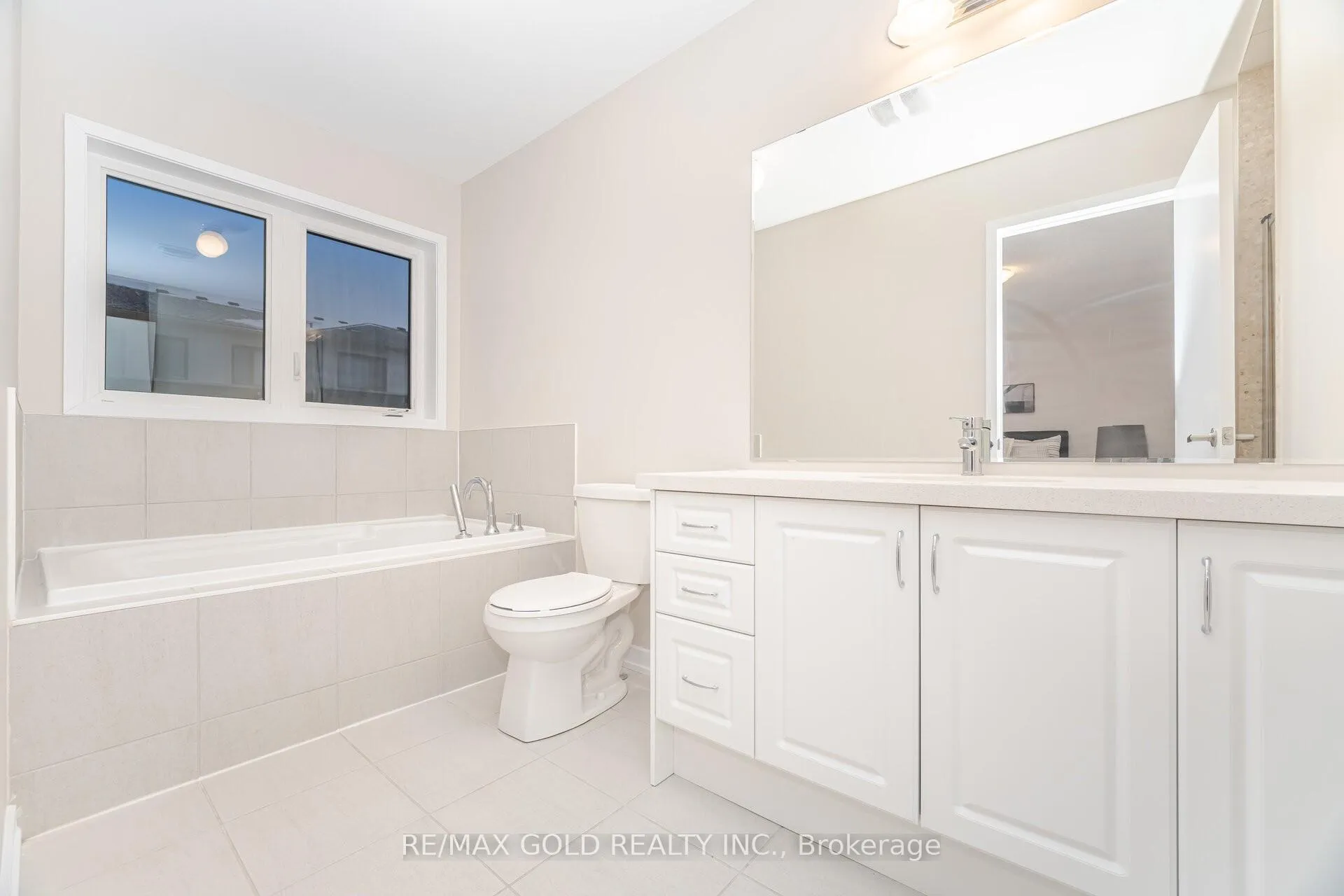 Photo 14 of 19 Lambert Lane, Caledon, Bolton East — HOMEH
