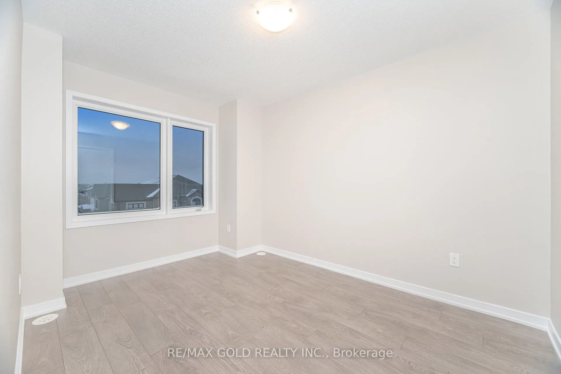 Photo 15 of 19 Lambert Lane, Caledon, Bolton East — HOMEH