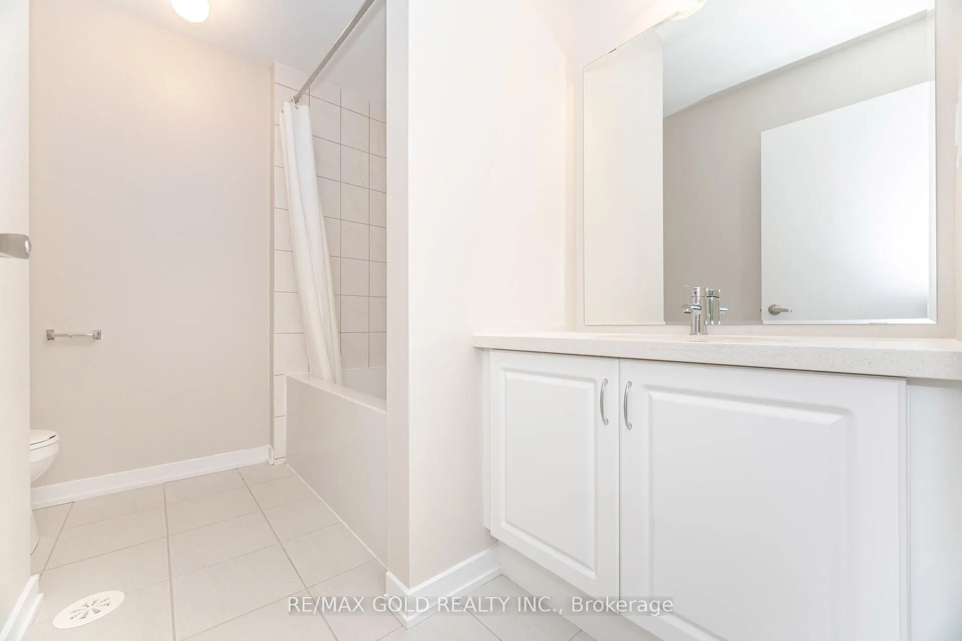 Photo 17 of 19 Lambert Lane, Caledon, Bolton East — HOMEH