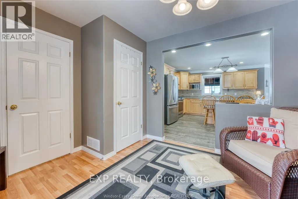 Photo 10 of 3214 St. Clair Road, Windsor — HOMEH